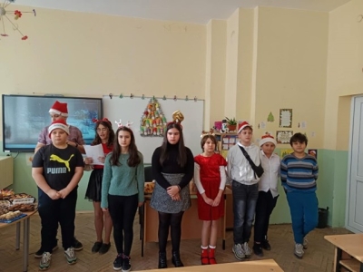 Коледа е!