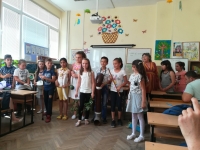 Научихме го в нашето любимо училище и затова то е наша любима територия